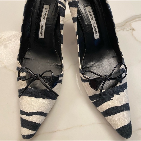 Manolo Blahnik Animal Print Medium Height Heels - Picture 2 of 6